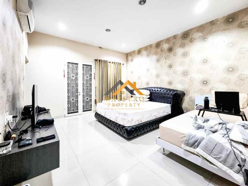 dijual villa komplek cemara asri jalan