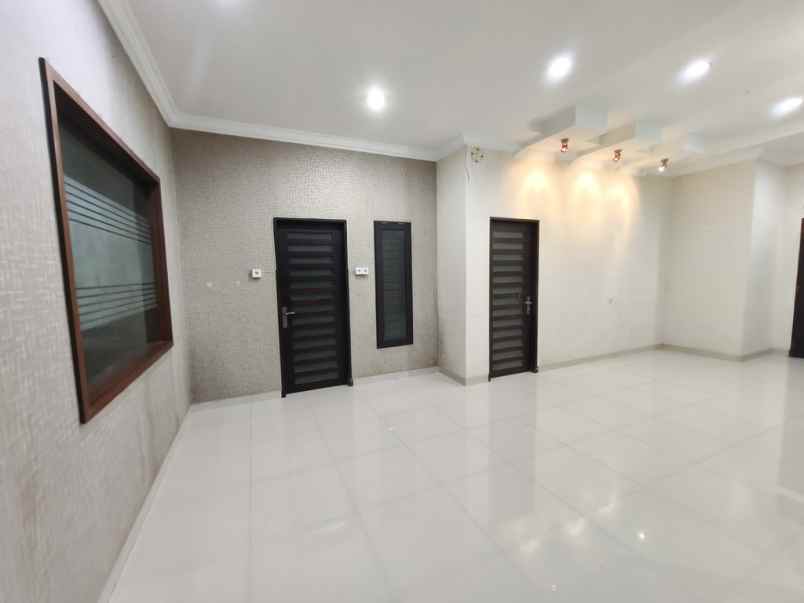 dijual villa komplek cemara asri jalan rambutan