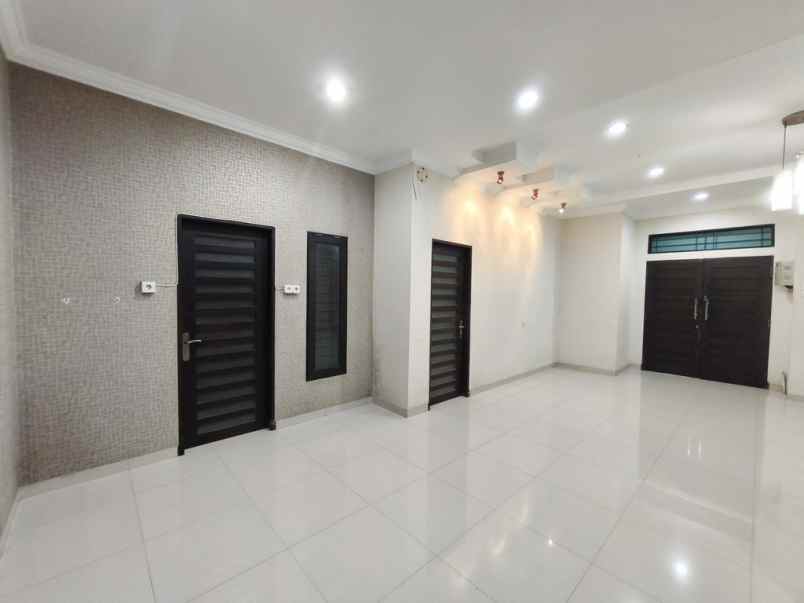 dijual villa komplek cemara asri jalan rambutan