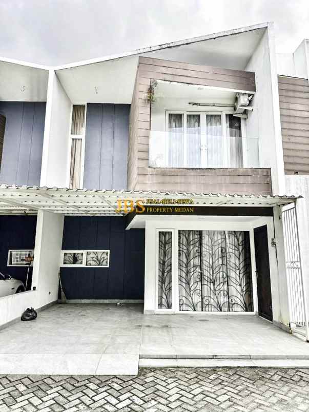 dijual villa komplek habitat jalan