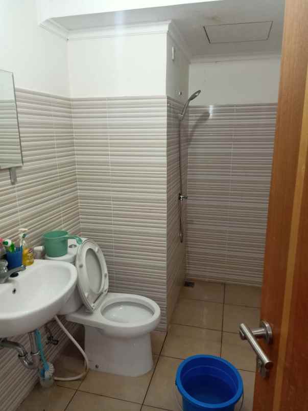 disewakan apartemen puncak bukit golf surabaya