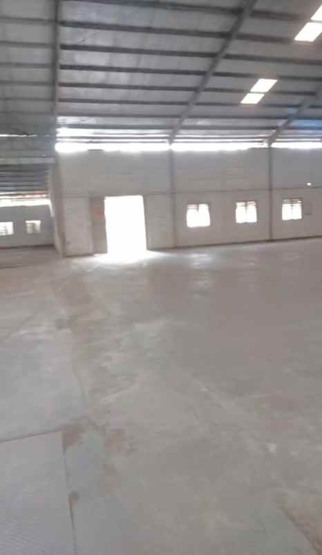 disewakan gudang di jl raya narogong kota bekasi