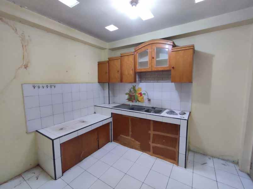 disewakan rumah 1 tingkat komplek cemara asri