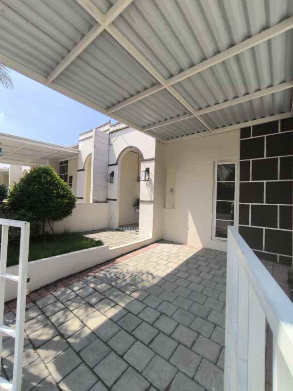 disewakan rumah baru gress royal emran kedamean gresik