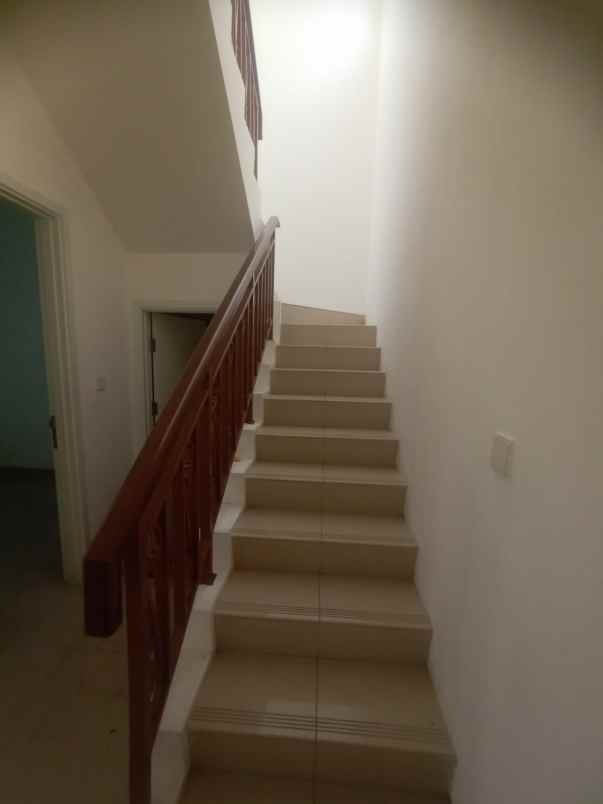 disewakan rumah cluster la seine jakarta