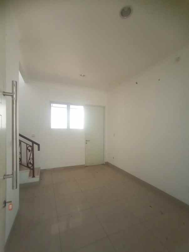 disewakan rumah cluster la seine jakarta