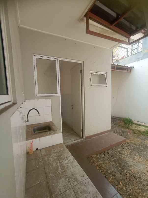 disewakan rumah cluster la seine jakarta