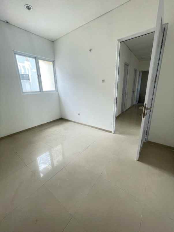 disewakan rumah cluster regina metland