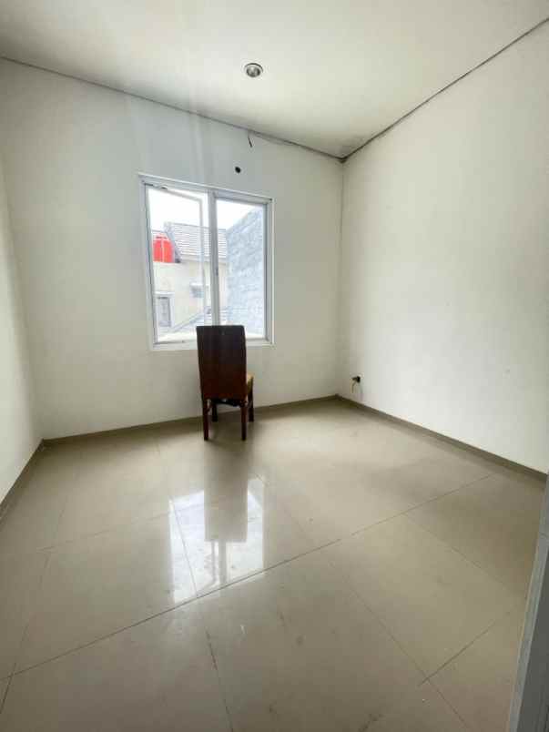 disewakan rumah cluster regina metland