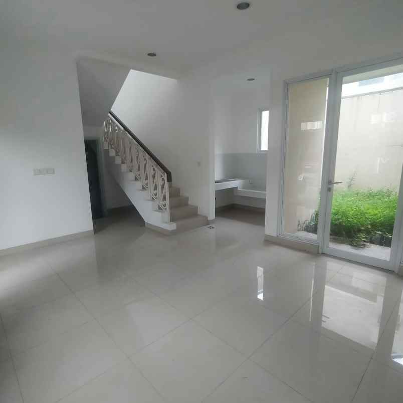 disewakan rumah cluster thames jakarta