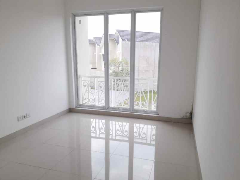 disewakan rumah cluster thames jakarta