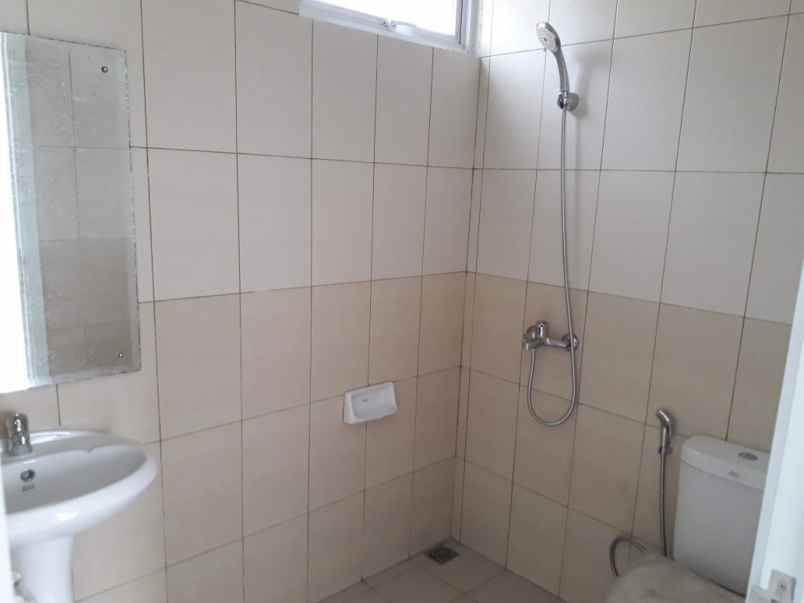 disewakan rumah cluster thames jakarta