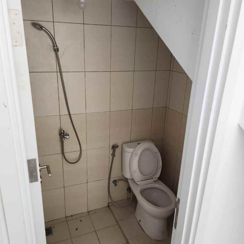 disewakan rumah jakarta garden city jgc cakung