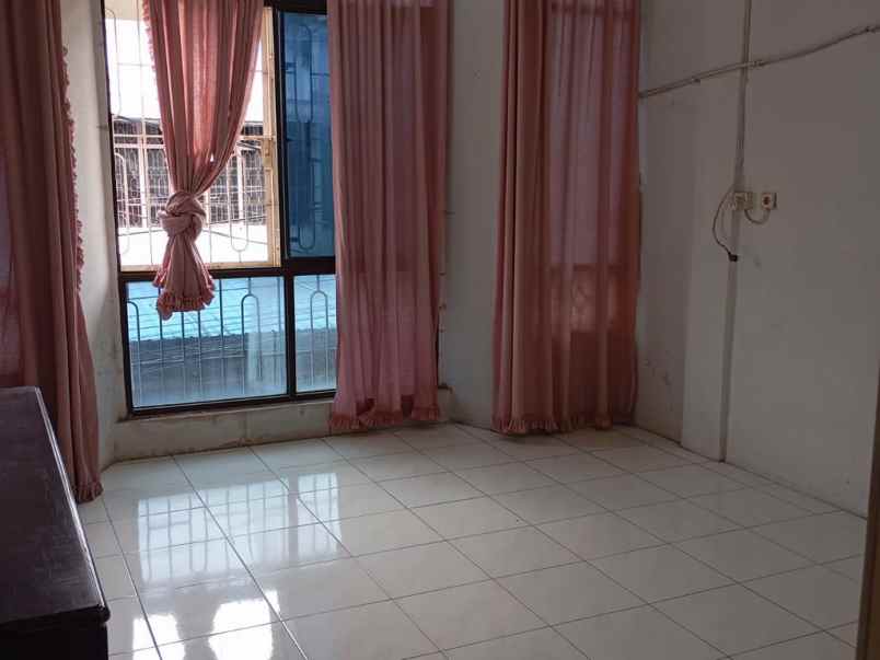 disewakan rumah jalan sumarsono ujung gg persatuan