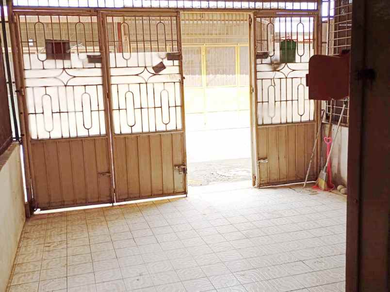 disewakan rumah jalan sumarsono ujung gg persatuan