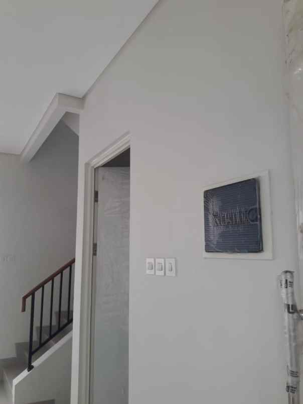 disewakan rumah jln taruma jaya setia asih