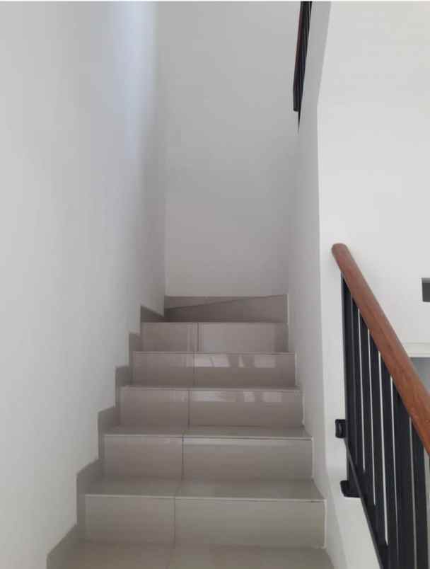 disewakan rumah jln taruma jaya setia asih