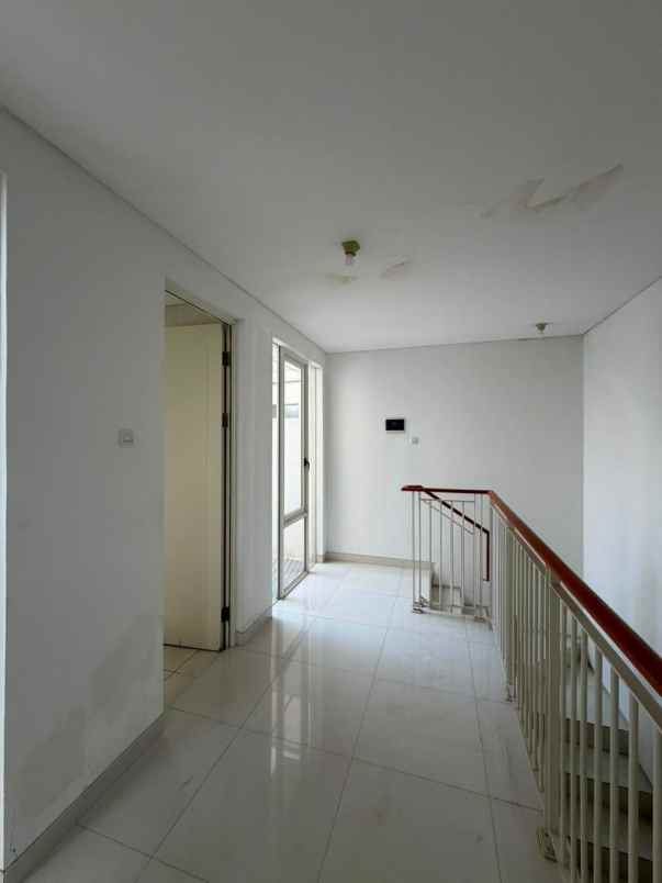 disewakan rumah pakuwon city