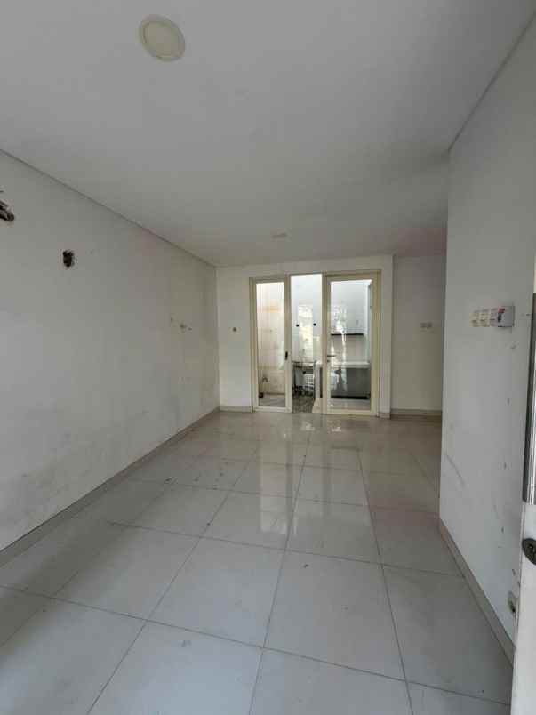 disewakan rumah pakuwon city