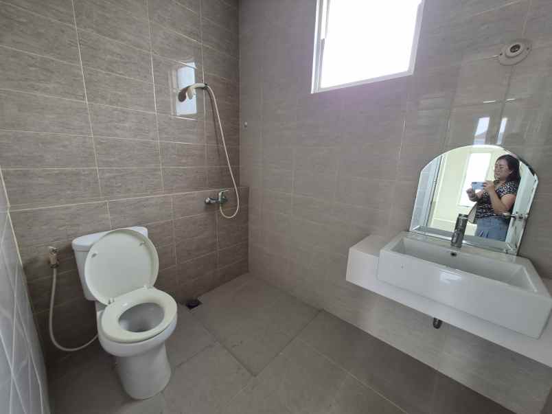 disewakan rumah suvarna sutera tangerang