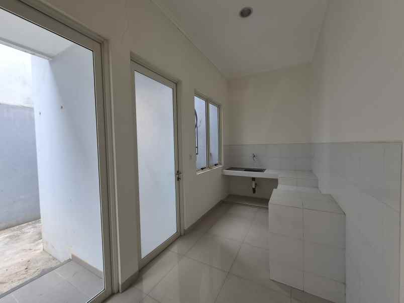 disewakan rumah suvarna sutera tangerang