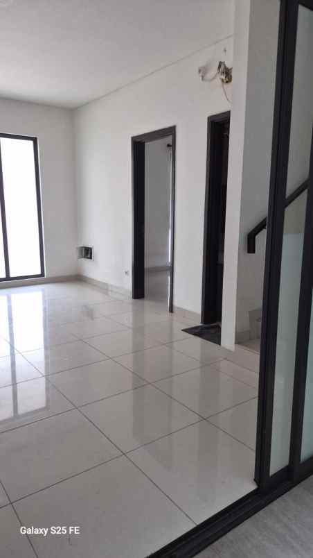 disewakan rumah wisteria metland menteng