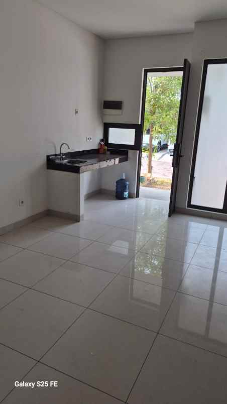 disewakan rumah wisteria metland menteng