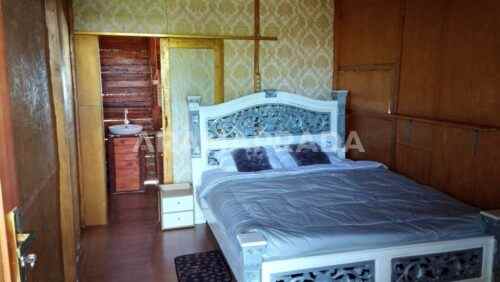disewakan villa klasik wooden style 2 lantai jimbaran