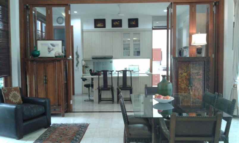 for rent tropical house inside compound at kemang