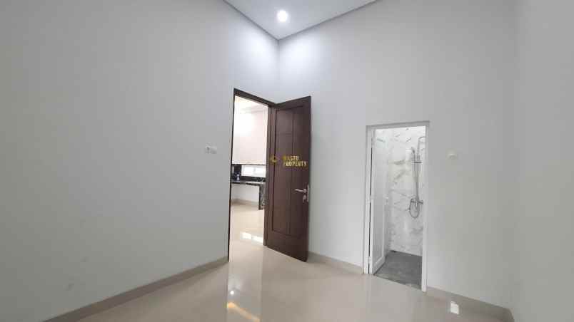 hunian muat 2 mobil lokasi di jakal sleman