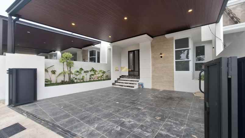 hunian muat 2 mobil lokasi di jakal sleman