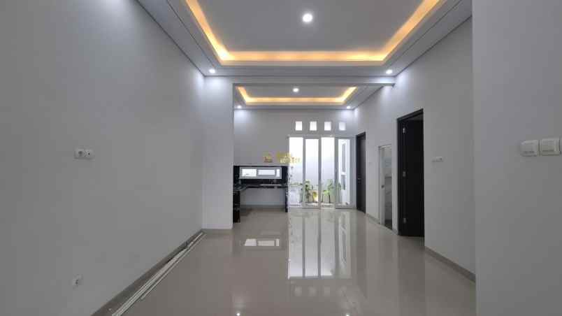 hunian muat 2 mobil lokasi di jakal sleman