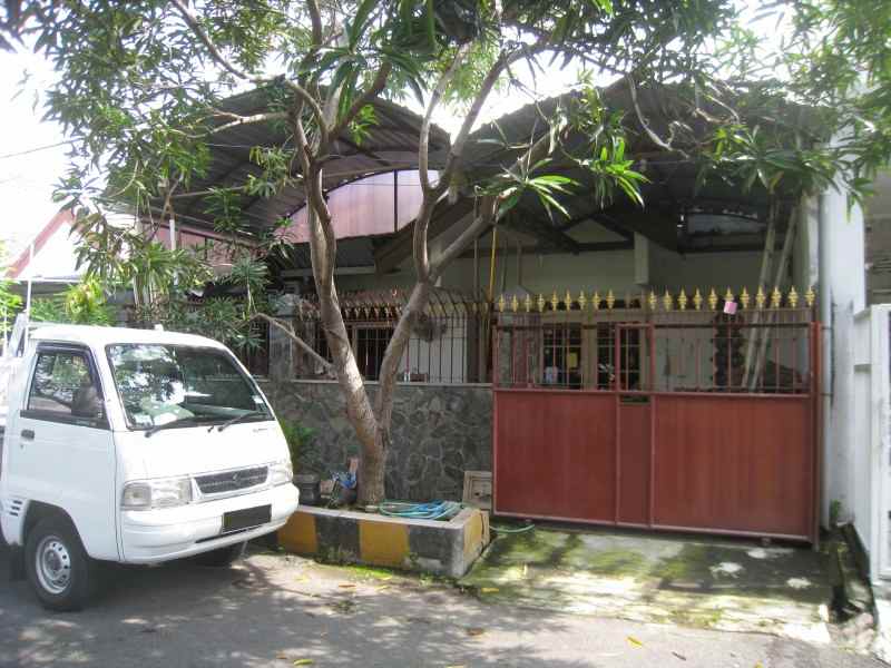 jual rumah depan taman di babatan mukti surabaya