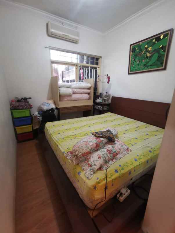 jual rumah depan taman di babatan mukti surabaya