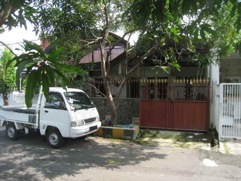 jual rumah depan taman di babatan mukti surabaya