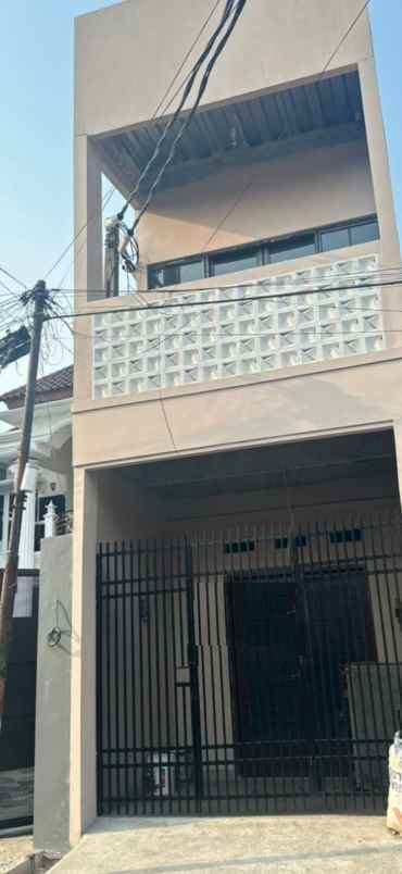 jual rumah di jalan batu ampar condet jakarta timur