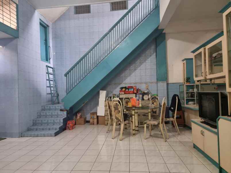 jual rumah exs salon di peklipan kota cirebon