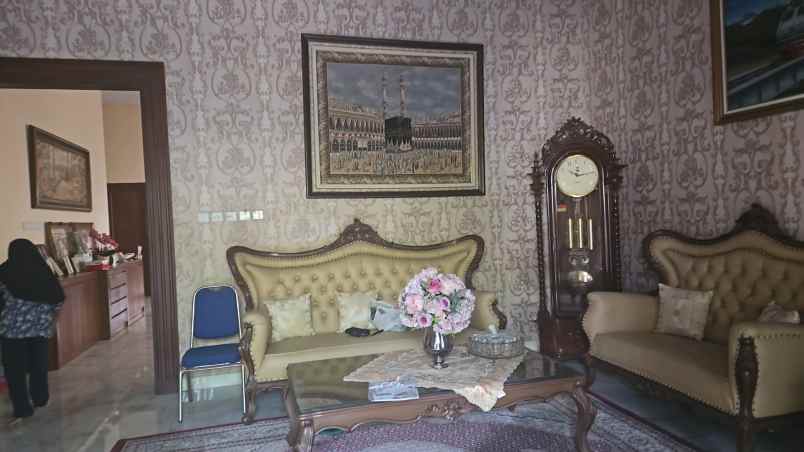 jual rumah mewah siap huni di jalan gununglaya cirebon