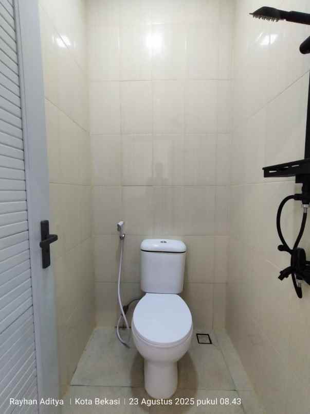 jual rumah moderen di taman wisma asri bekasi c0699