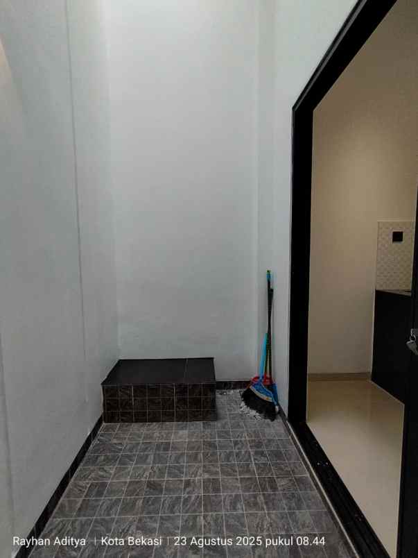 jual rumah moderen di taman wisma asri bekasi c0699