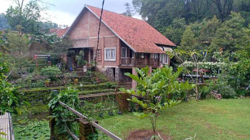 jual villa daerah wisata kuningan jawa barat
