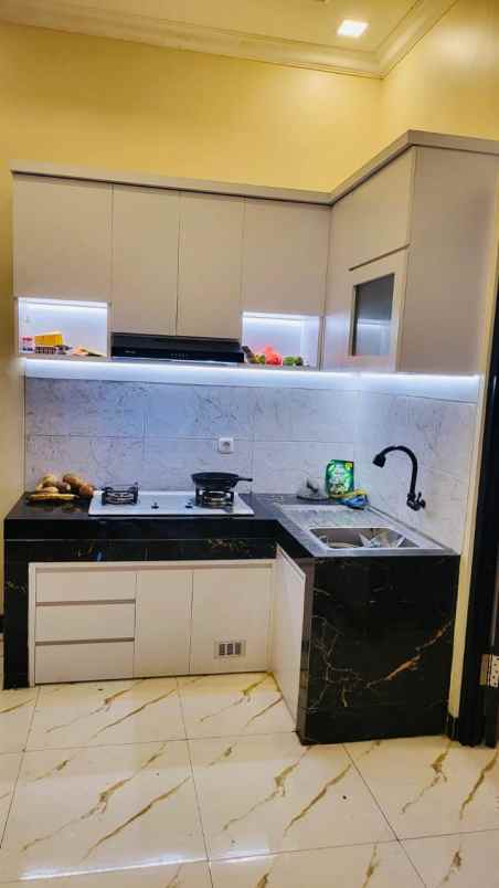 over kredit 120jt rumah 2 lantai di dekat gdc depok