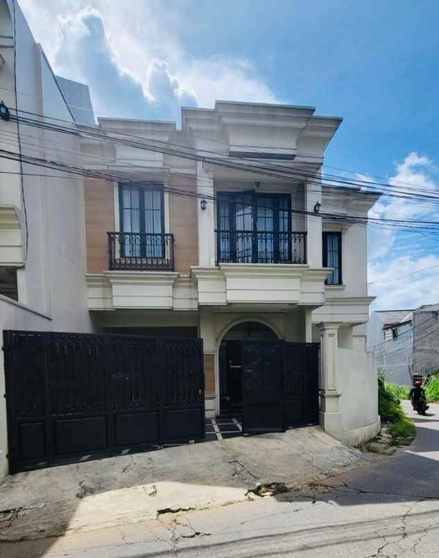 over kredit 120jt rumah 2 lantai di dekat gdc depok
