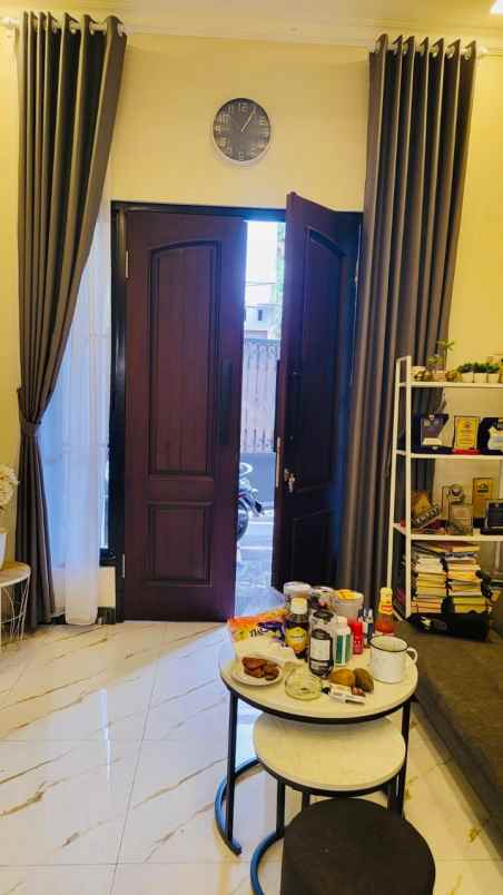 over kredit 120jt rumah 2 lantai di dekat gdc depok