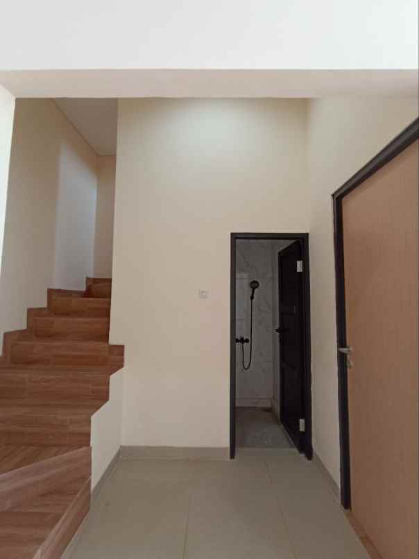 rg rumah 2 lantai dekat gt jakasampurna