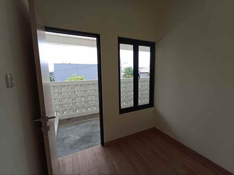 rg rumah 2 lantai dekat gt jakasampurna