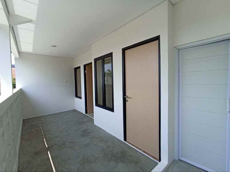 rg rumah 2 lantai dekat gt jakasampurna