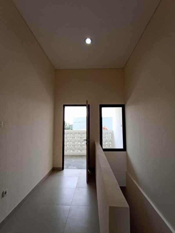 rg rumah 2 lantai dekat gt jakasampurna