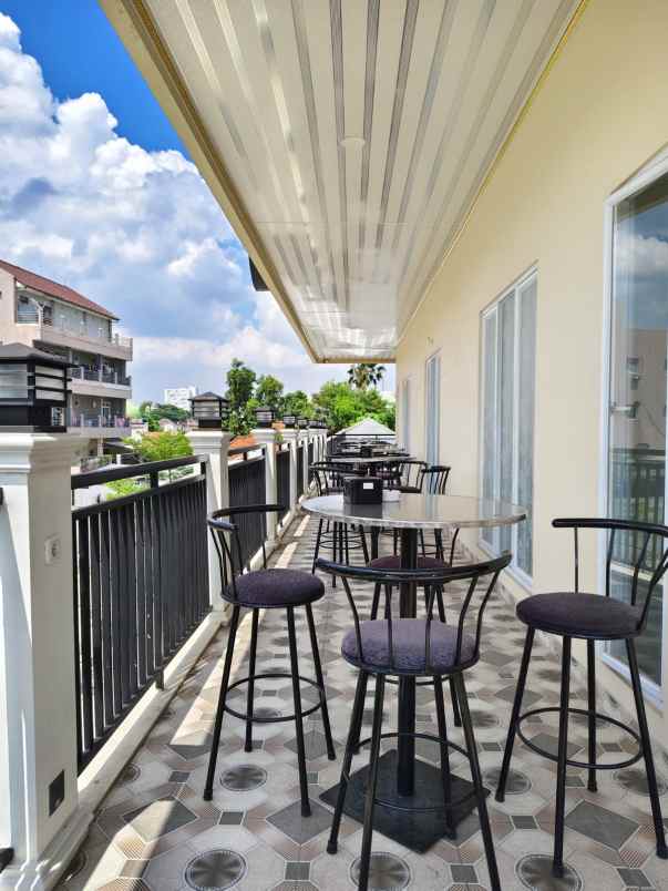 ruang usaha resto aktif dekat summarecon bekasi