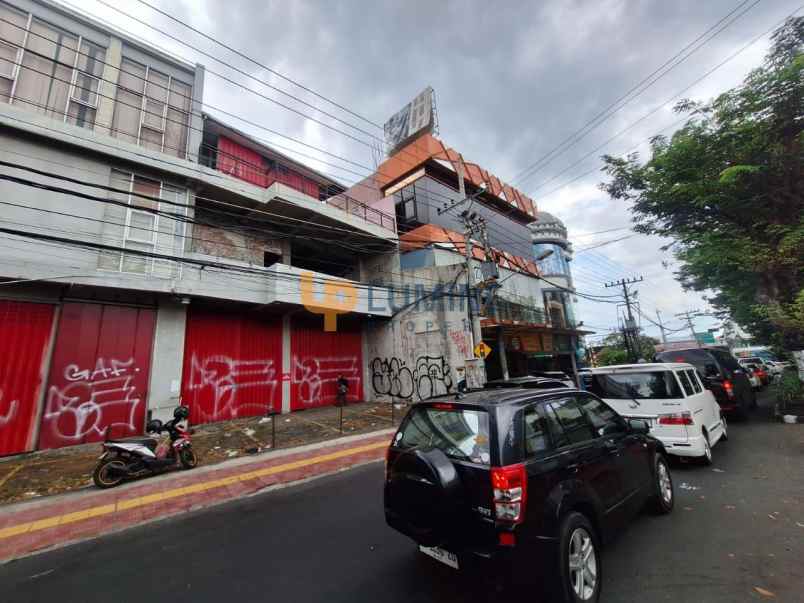 ruko 3 lantai besat di jalan affandi jogja